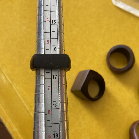 Bundle of five handmade wood wooden rings - Picture 6 of 8
